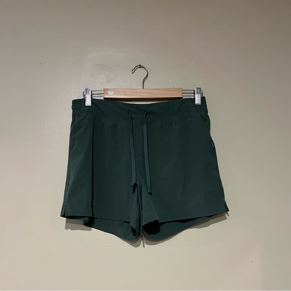 Eddie Bauer Women's Size M Green Pullon Elastic Shorts Hiking Outdoors Camping